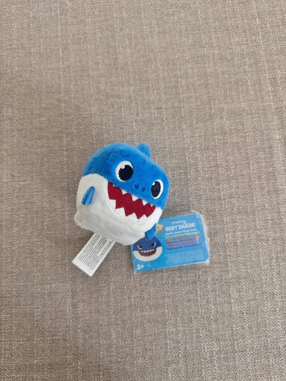 Pinkfong Baby Shark Daddy Shark Blue Plush Cube 3 Inch Mini Stuffed Toy